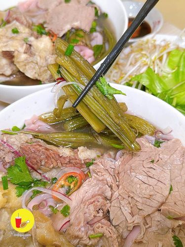 mới lạ phở việt, tô phở atiso đặc sản đà lạt vừa xuất hiện lần đầu tiên tại sài gòn, không nên bỏ lỡ