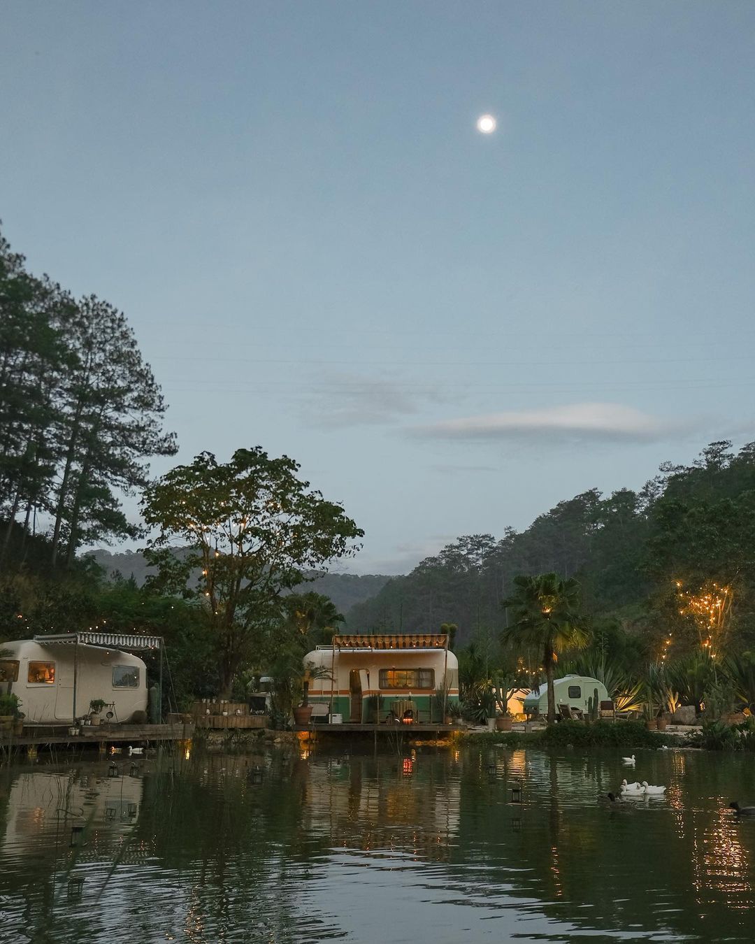 the camp inn đà lạt – trải nghiệm kiểu cắm trại mobihome camping