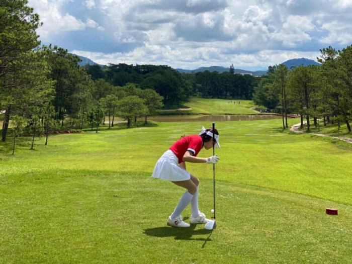 trải nghiệm đẳng cấp hàng đầu tại những sân golf gần sân bay liên khương đà lạt